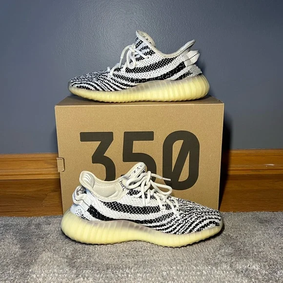 Yeezy Boost 350 V2 Zebra